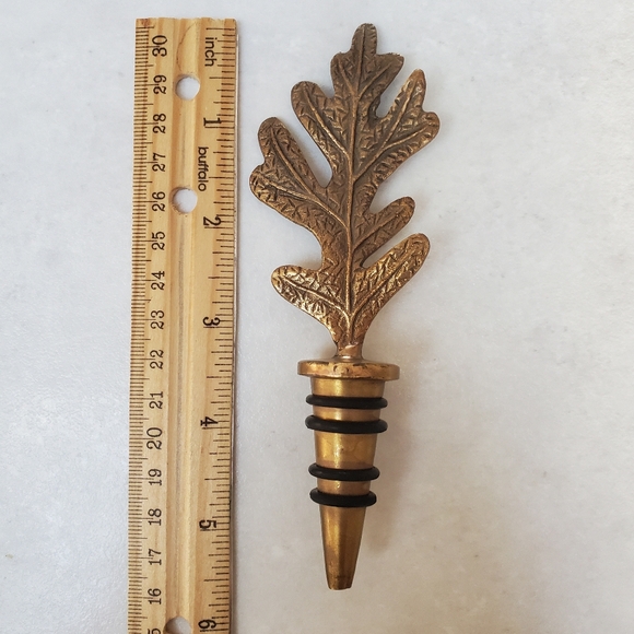 Brass Leaf Wine Bottle Stopper - Picture 3 of 3